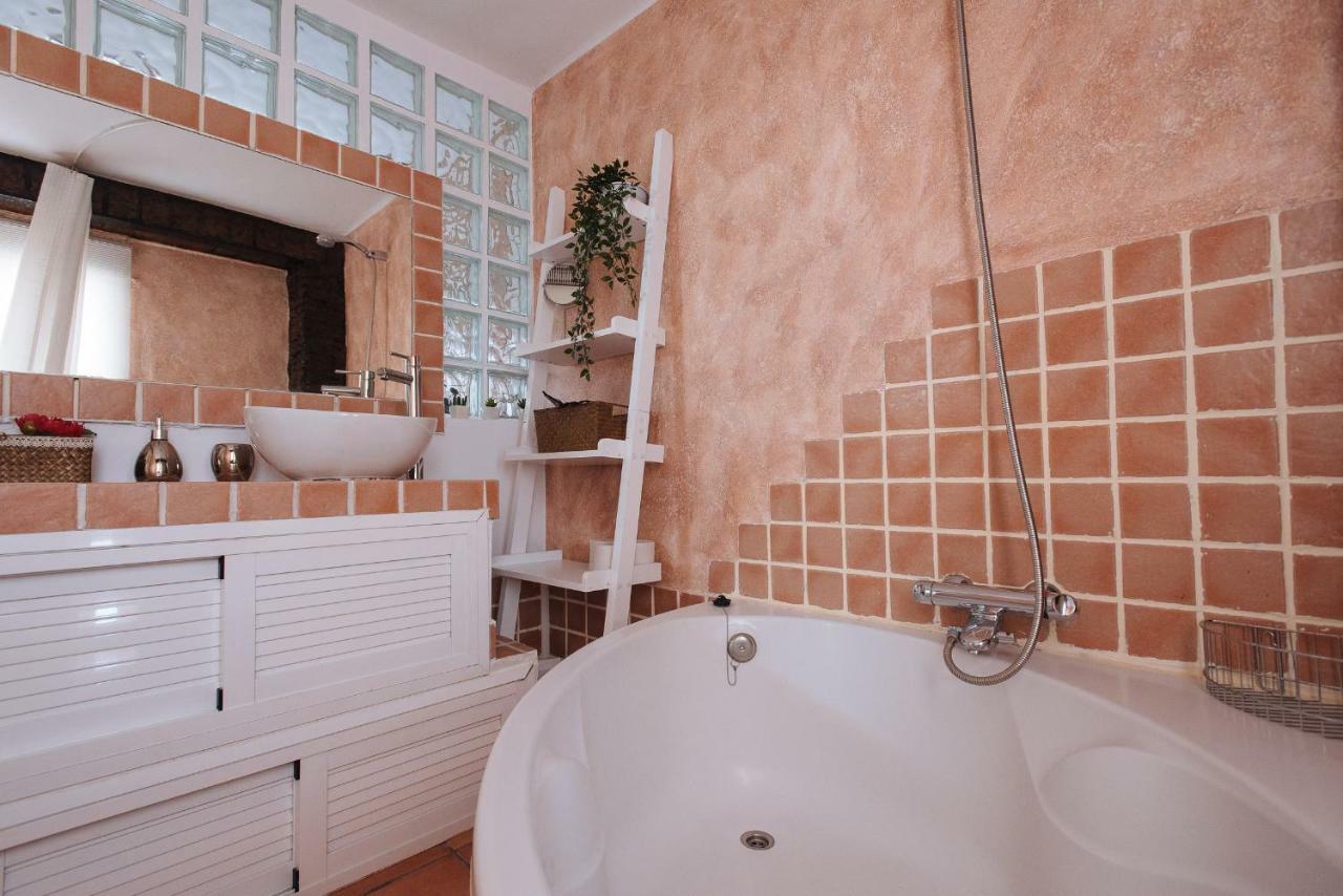 Apartament Cozy Attic With Terrace- 1Bd 1Bth- San Vicente Sewilla Zewnętrze zdjęcie